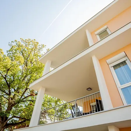 Central Deluxe Daire *